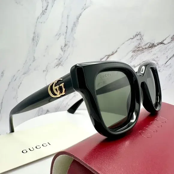 New GUCCI Sunglasses Black Acetate Square Gold Metal 49mm  display picture 1